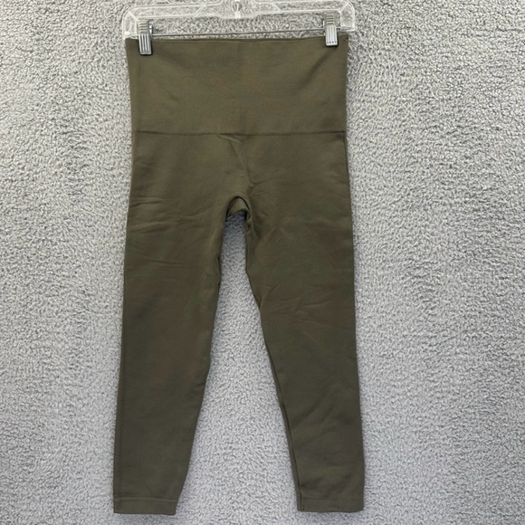 Spanx Look At Me Now Seamless High Waist
Cropped Leggings - Picture 2 of 6